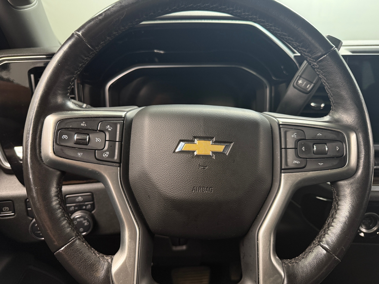 Thumbnail: 2022 Chevrolet Silverado 1500 - 5