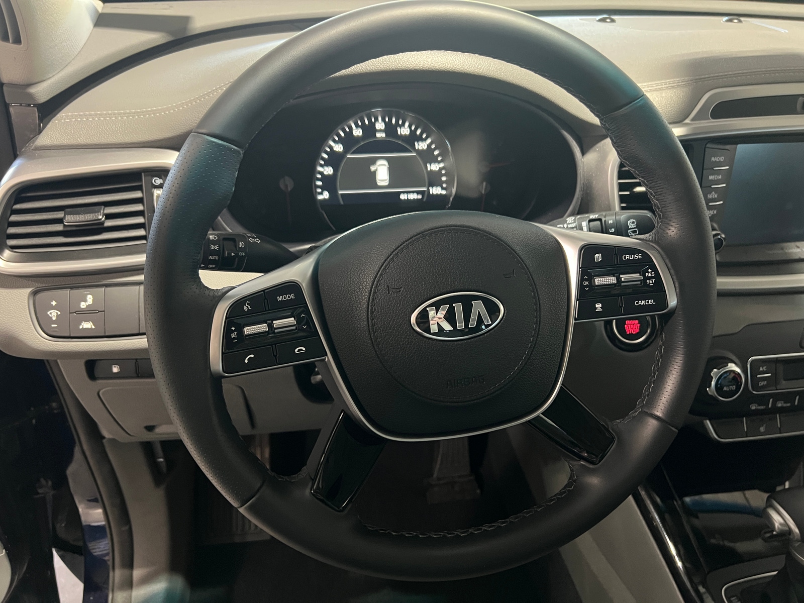 Thumbnail: 2020 Kia Sorento - 4