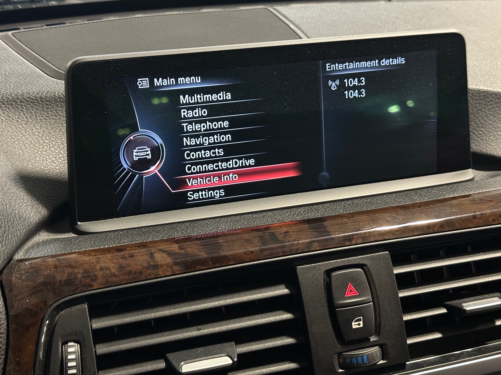Thumbnail: 2015 BMW 3 Series - 3