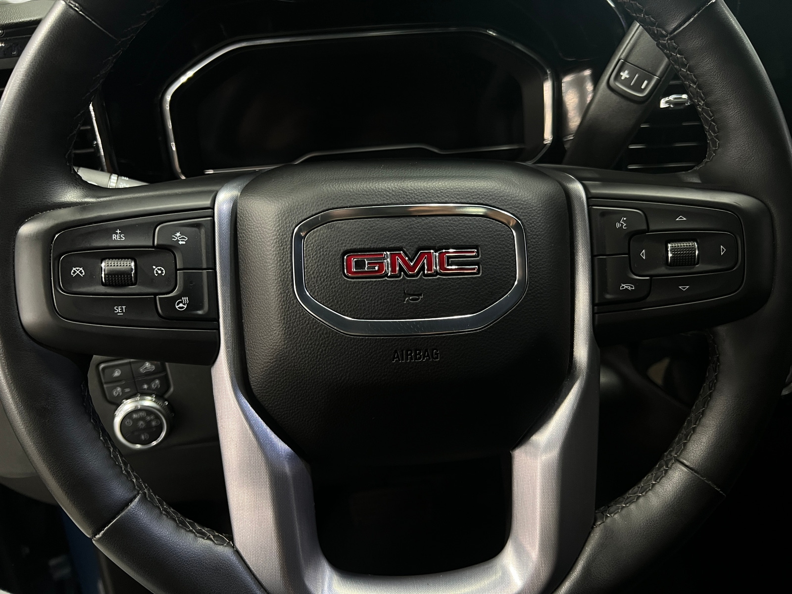 Thumbnail: 2024 GMC Sierra 1500 - 4