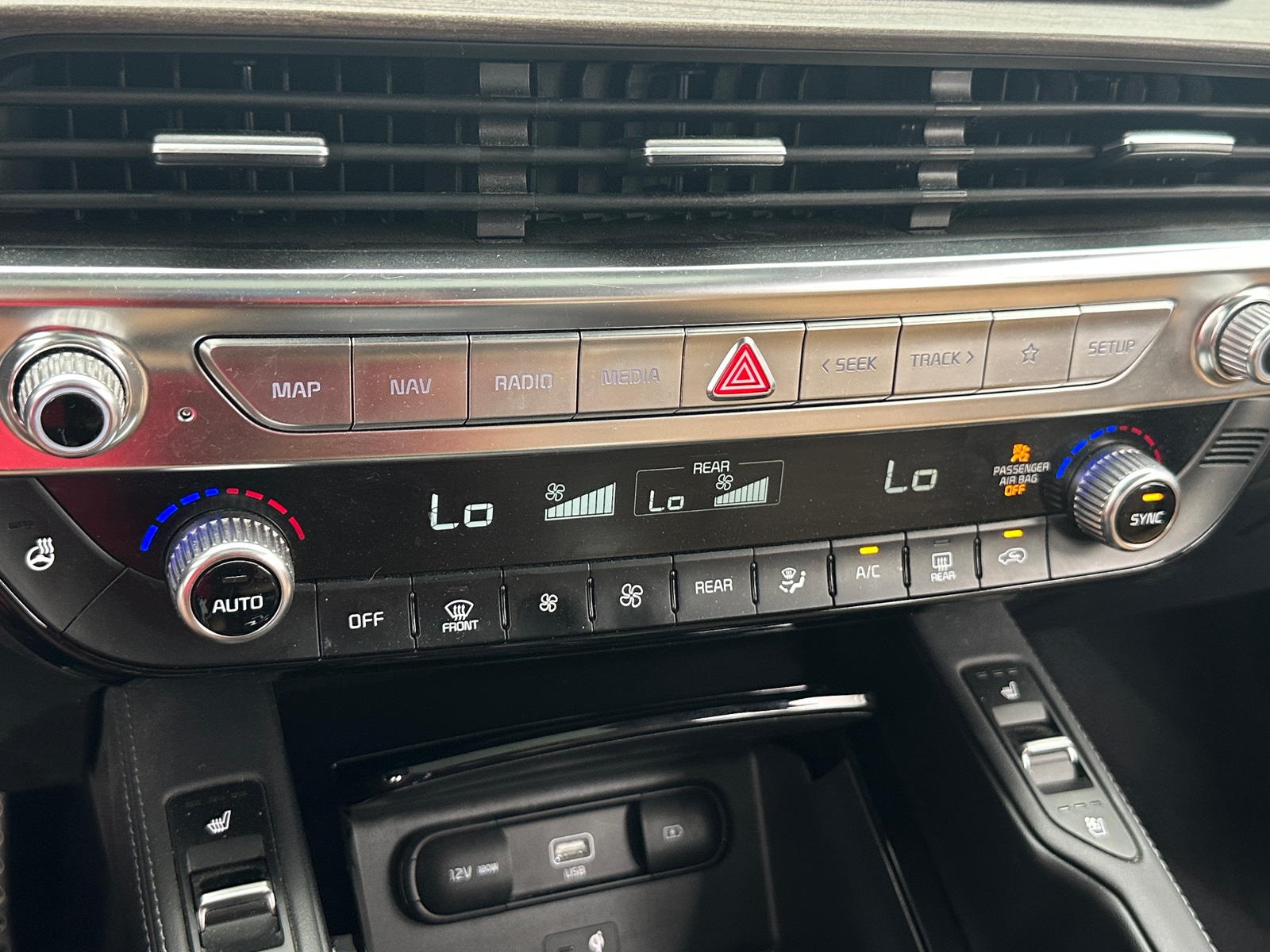 Thumbnail: 2020 Kia Telluride - 3