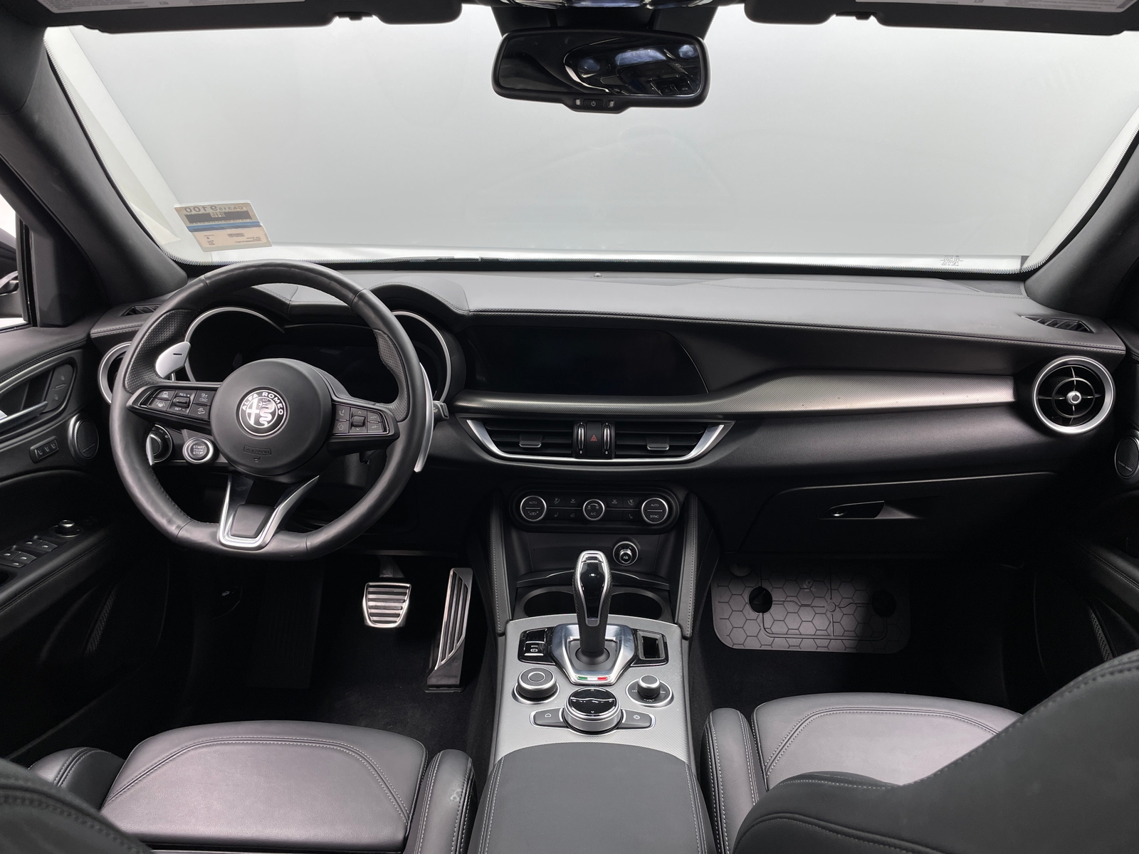 Thumbnail: 2024 Alfa Romeo Stelvio - 2