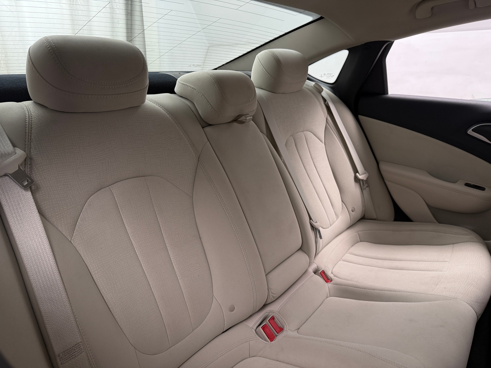 Thumbnail: 2016 Chrysler 200 - 6