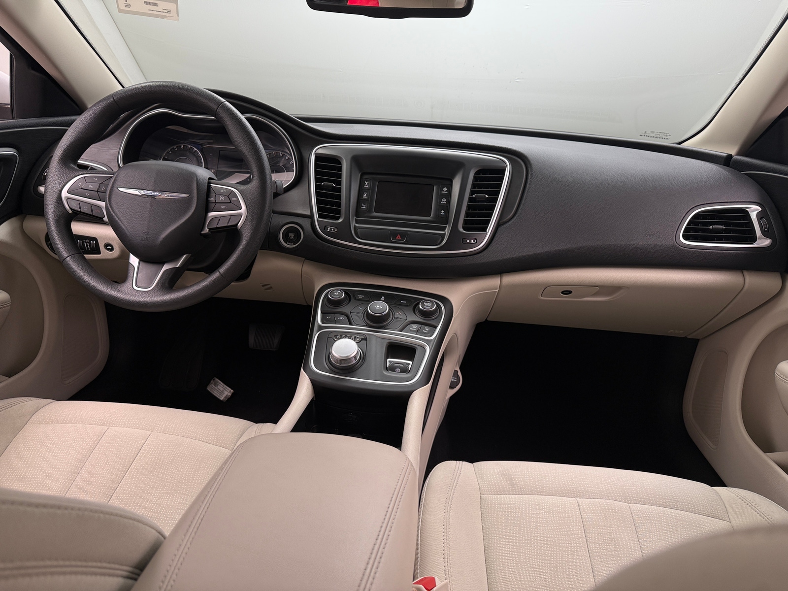 Thumbnail: 2016 Chrysler 200 - 3