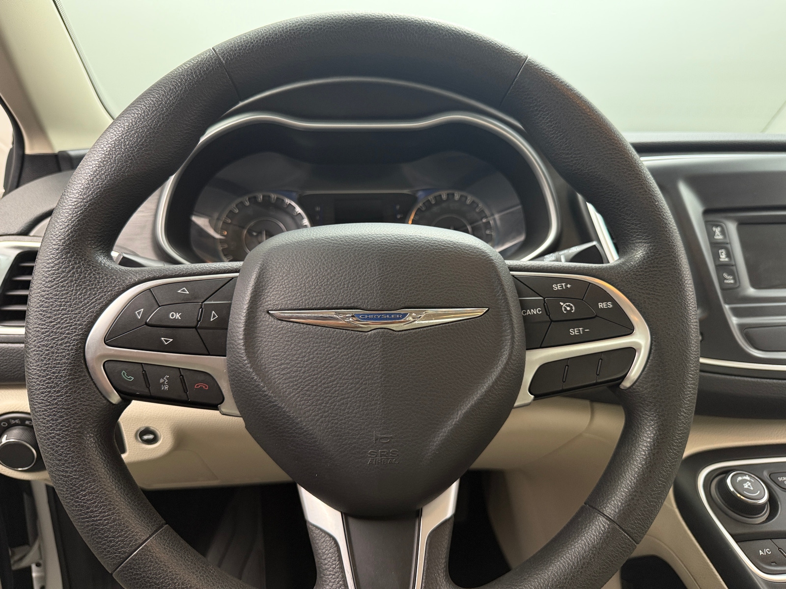 Thumbnail: 2016 Chrysler 200 - 5