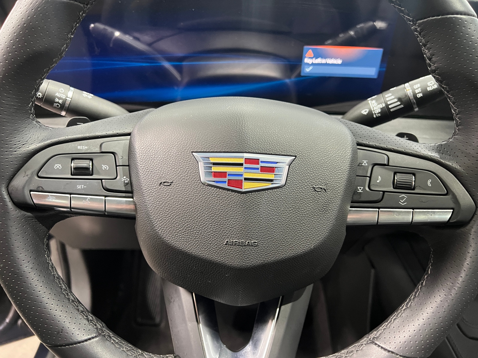 Thumbnail: 2025 Cadillac XT4 - 5