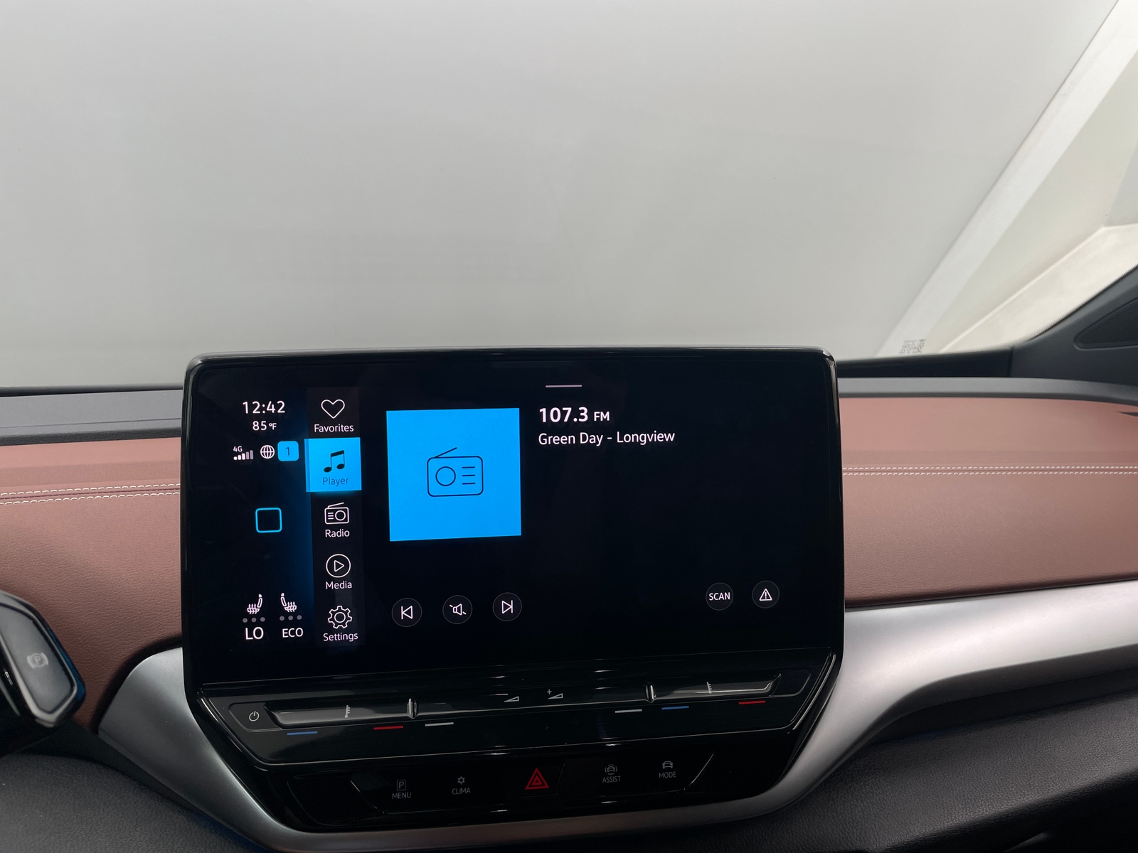 Thumbnail: 2021 Volkswagen ID.4 - 3