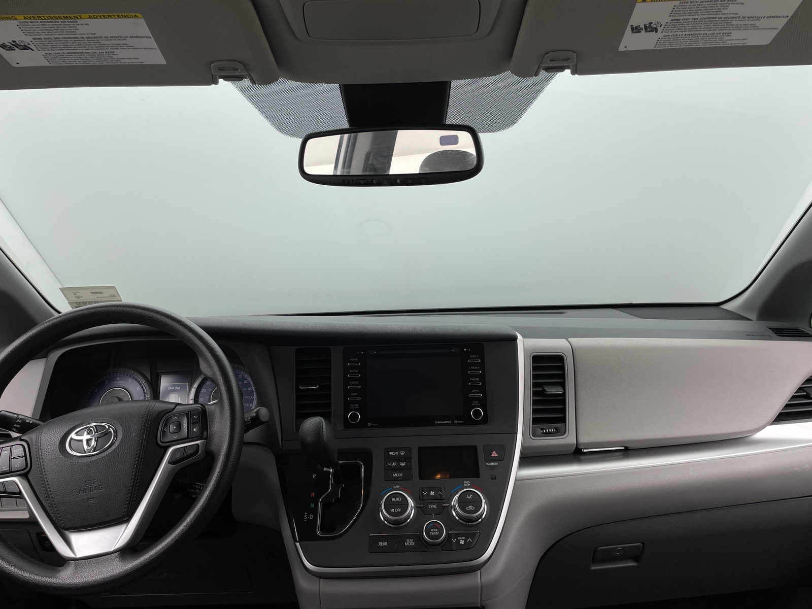 Thumbnail: 2020 Toyota Sienna - 3