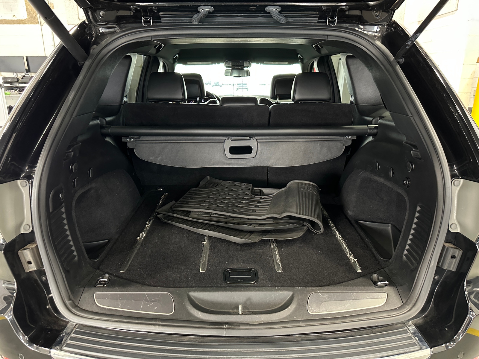 Thumbnail: 2015 Jeep Grand Cherokee - 6