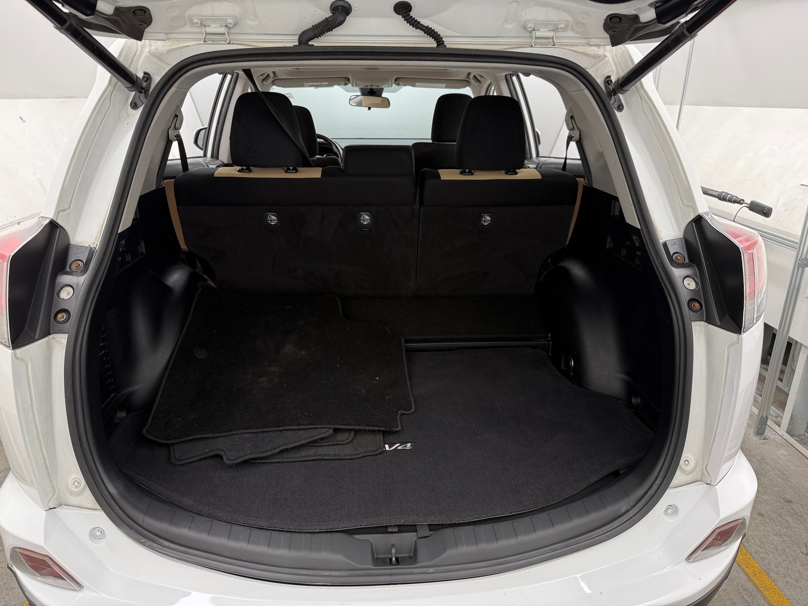 Thumbnail: 2017 Toyota RAV4 - 7