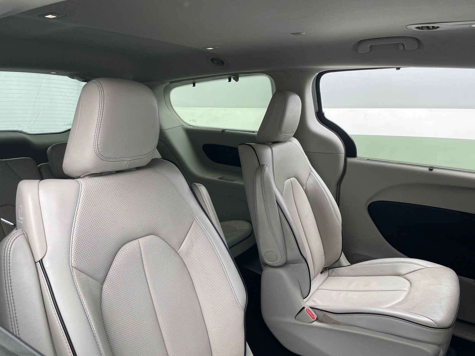 Thumbnail: 2017 Chrysler Pacifica - 5