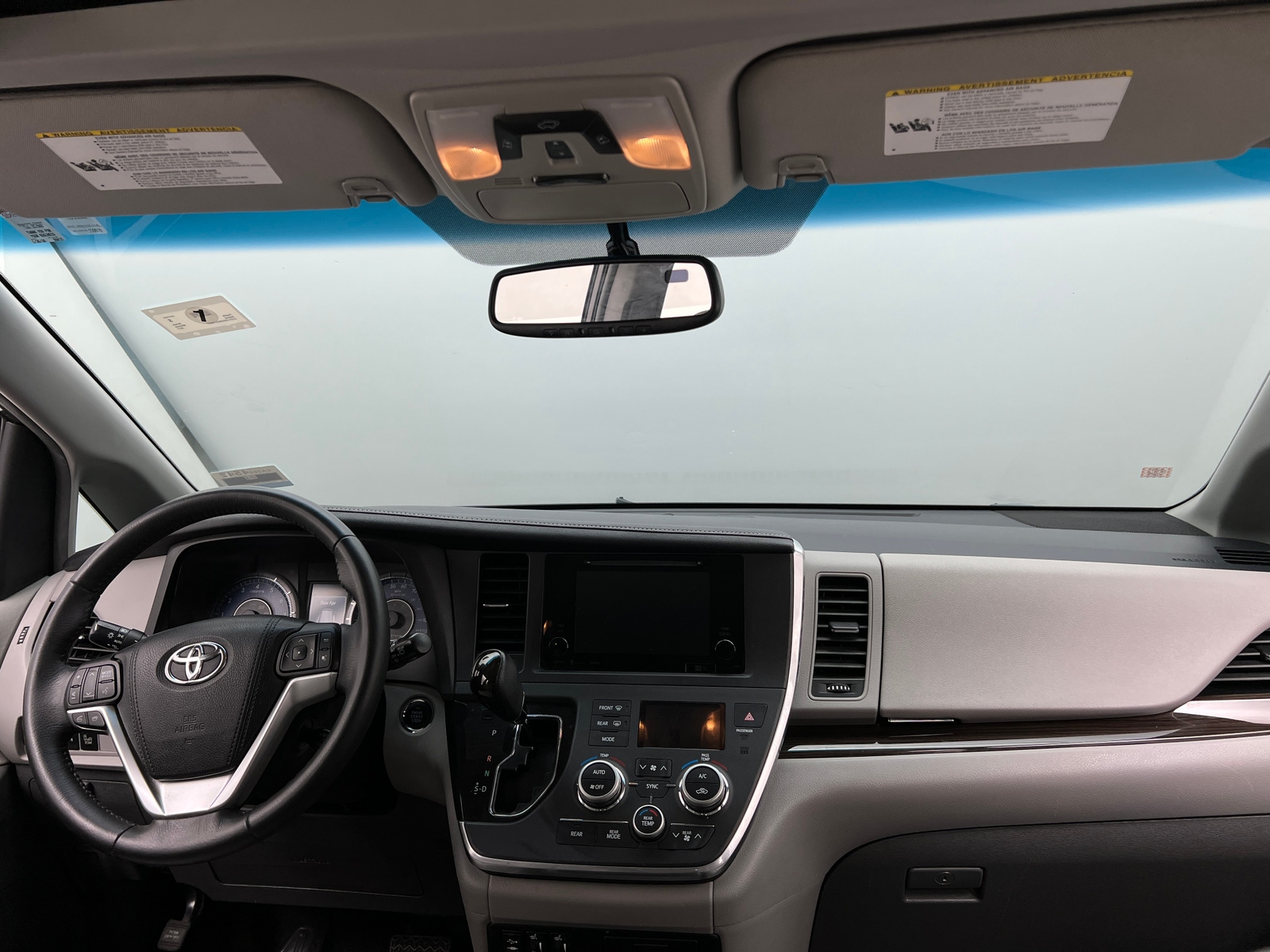 Thumbnail: 2017 Toyota Sienna - 2