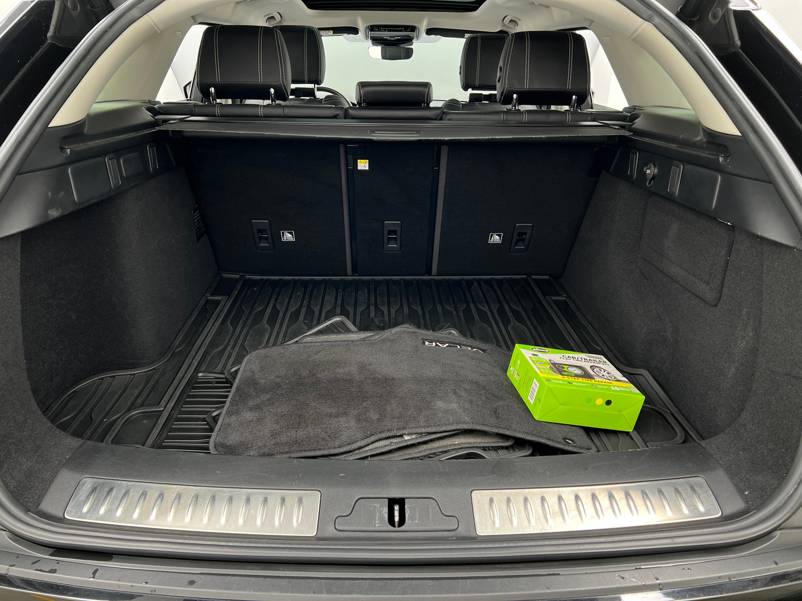 Thumbnail: 2019 Land Rover Range Rover Velar - 6