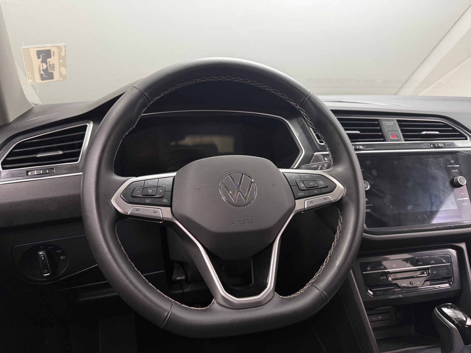 Thumbnail: 2024 Volkswagen Tiguan - 4