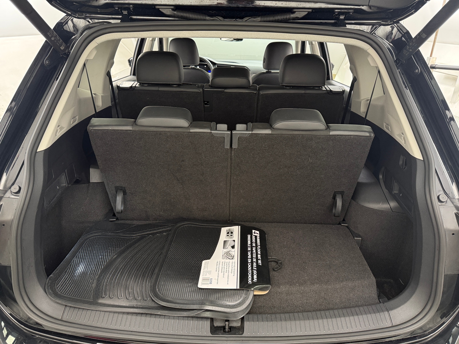Thumbnail: 2024 Volkswagen Tiguan - 6