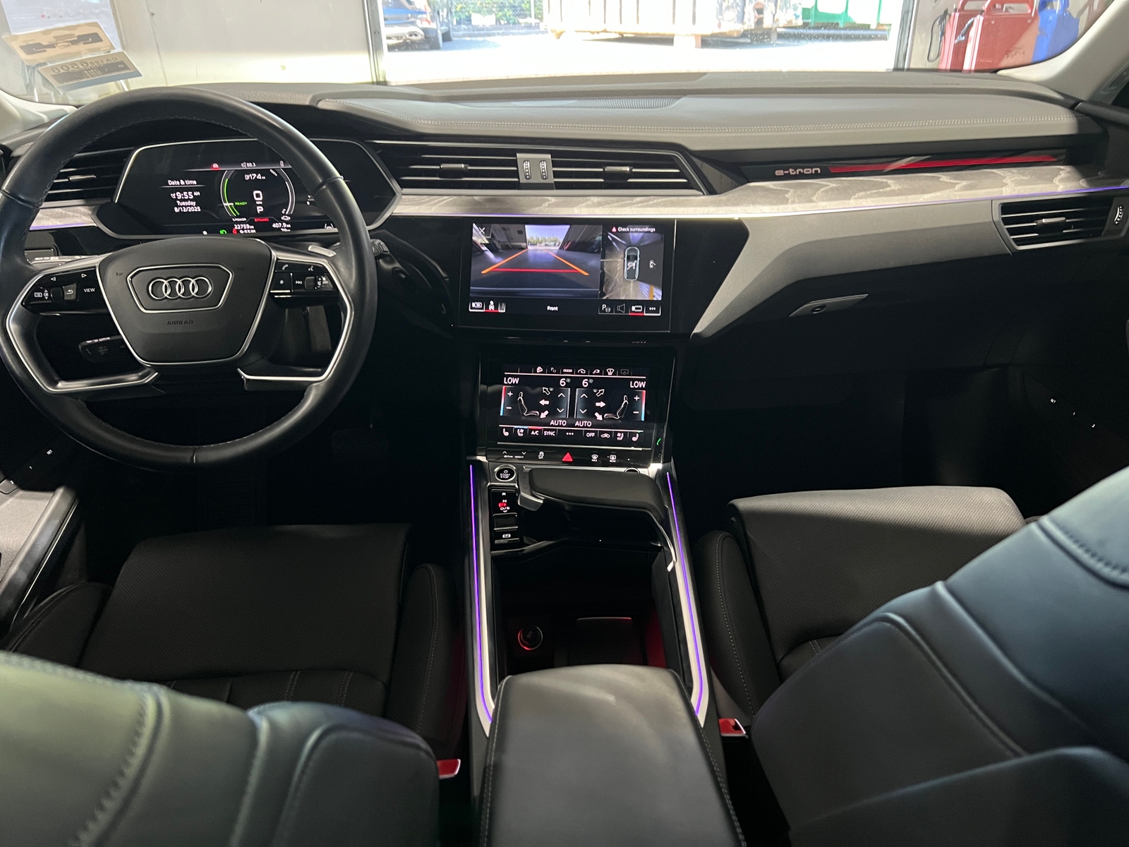 Thumbnail: 2024 Audi Q8 e-tron - 2
