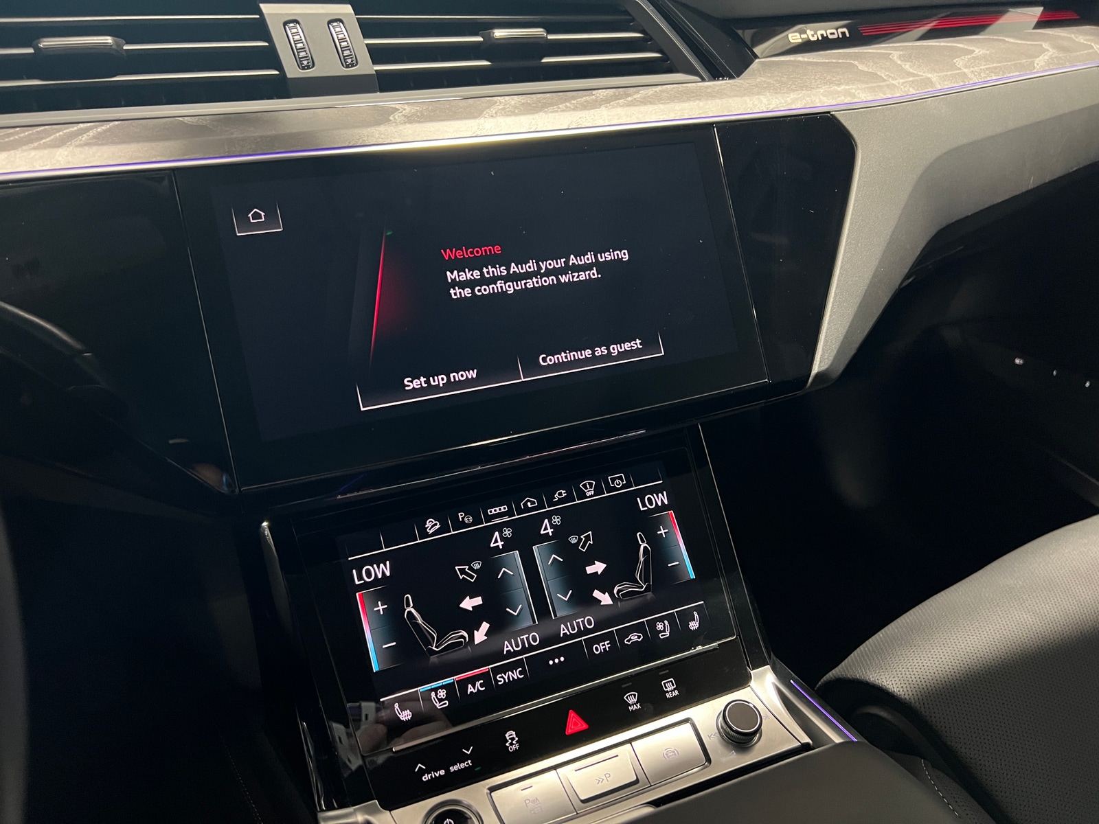 Thumbnail: 2024 Audi Q8 e-tron - 3