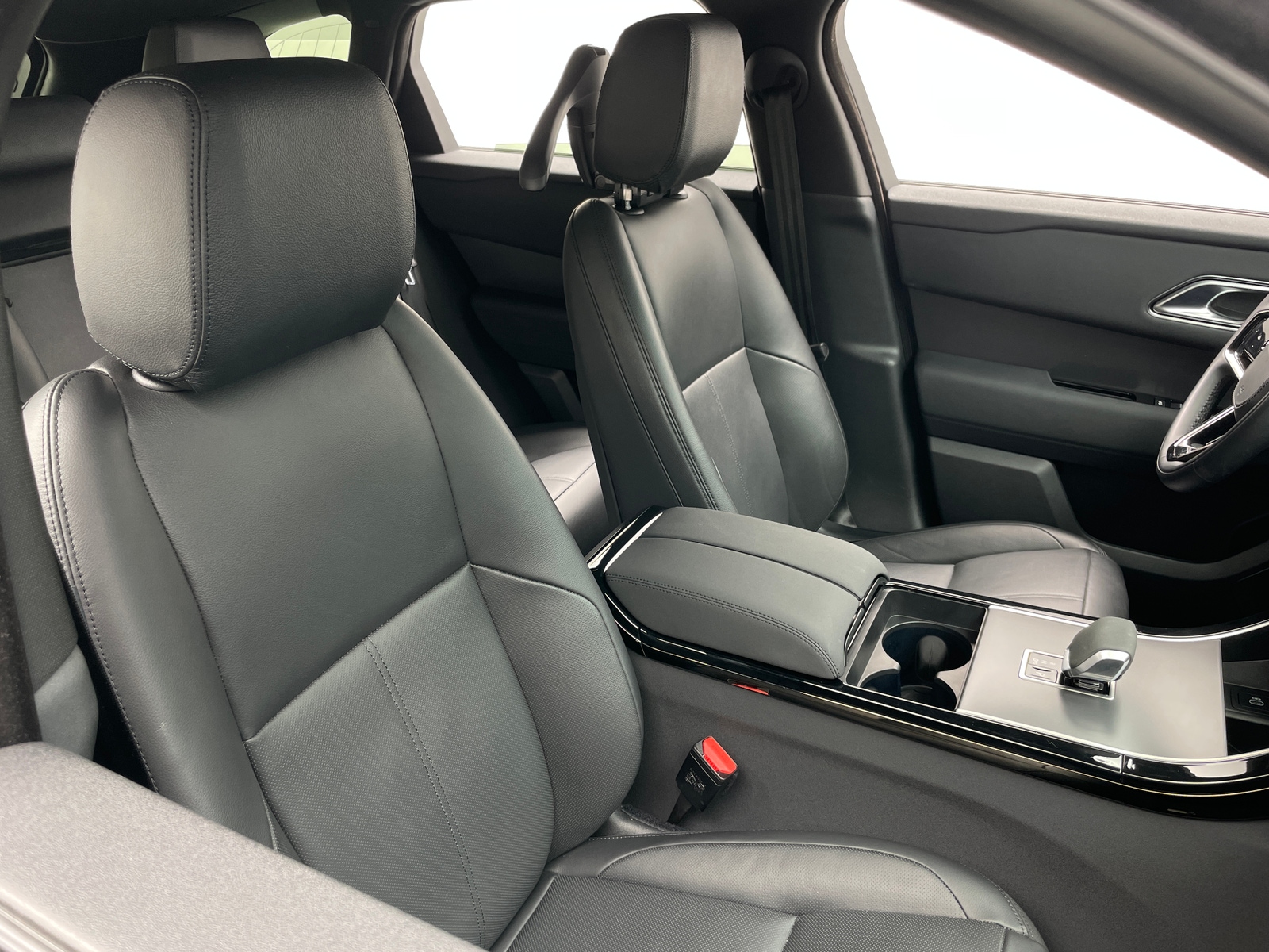 Thumbnail: 2024 Land Rover Range Rover Velar - 2