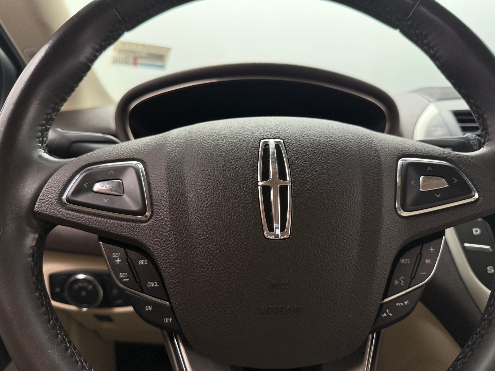 Thumbnail: 2017 Lincoln MKC - 4