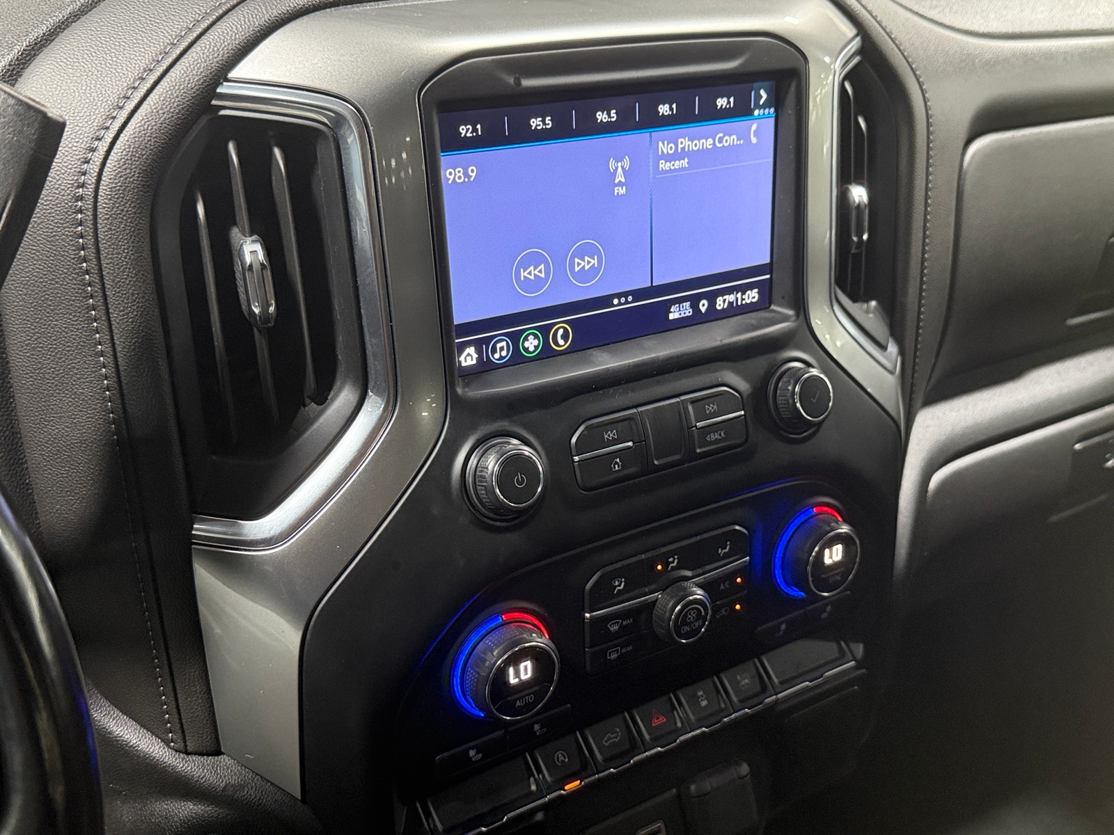 Thumbnail: 2019 Chevrolet Silverado 1500 - 4
