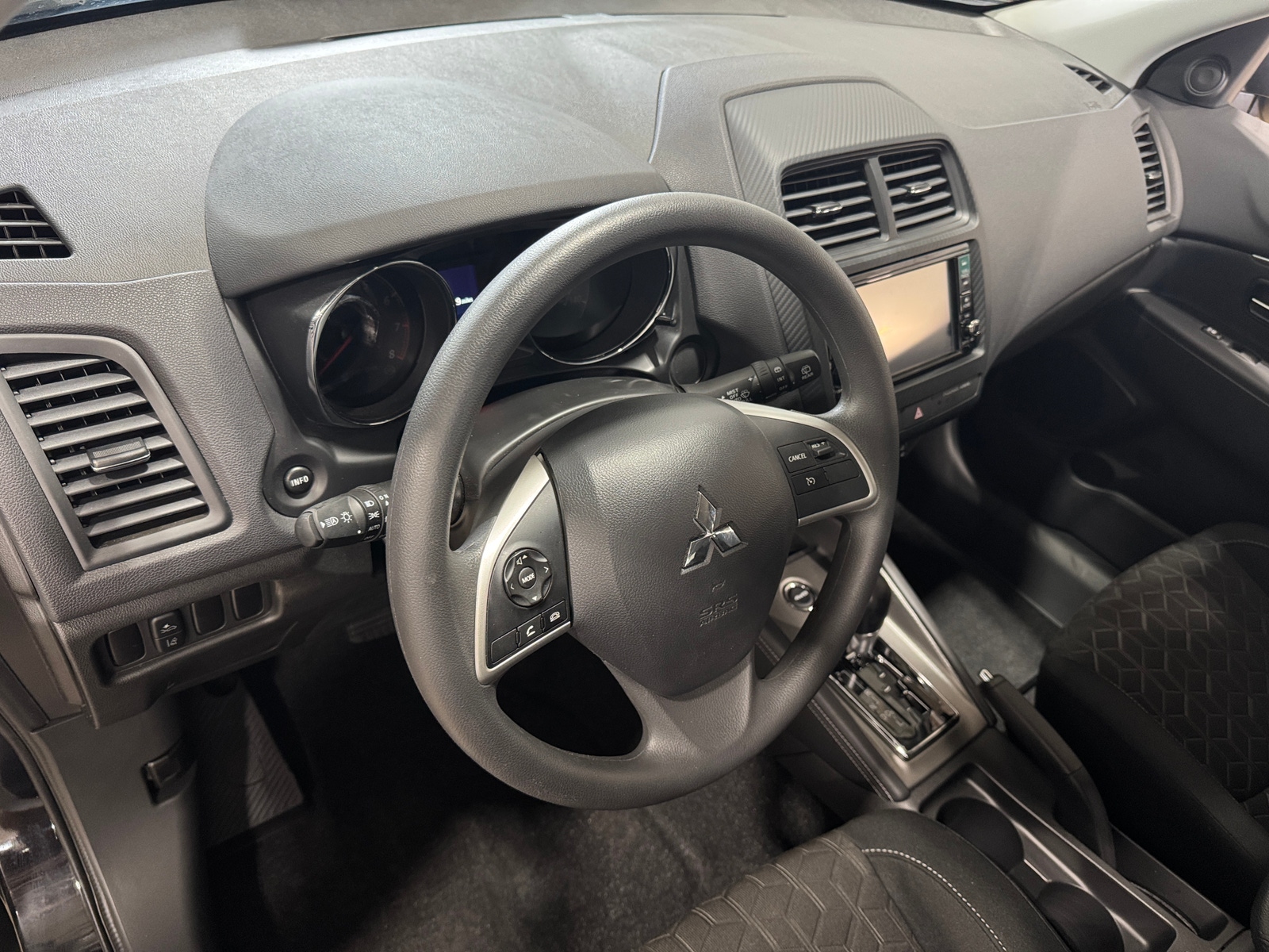 Thumbnail: 2024 Mitsubishi Outlander Sport - 3
