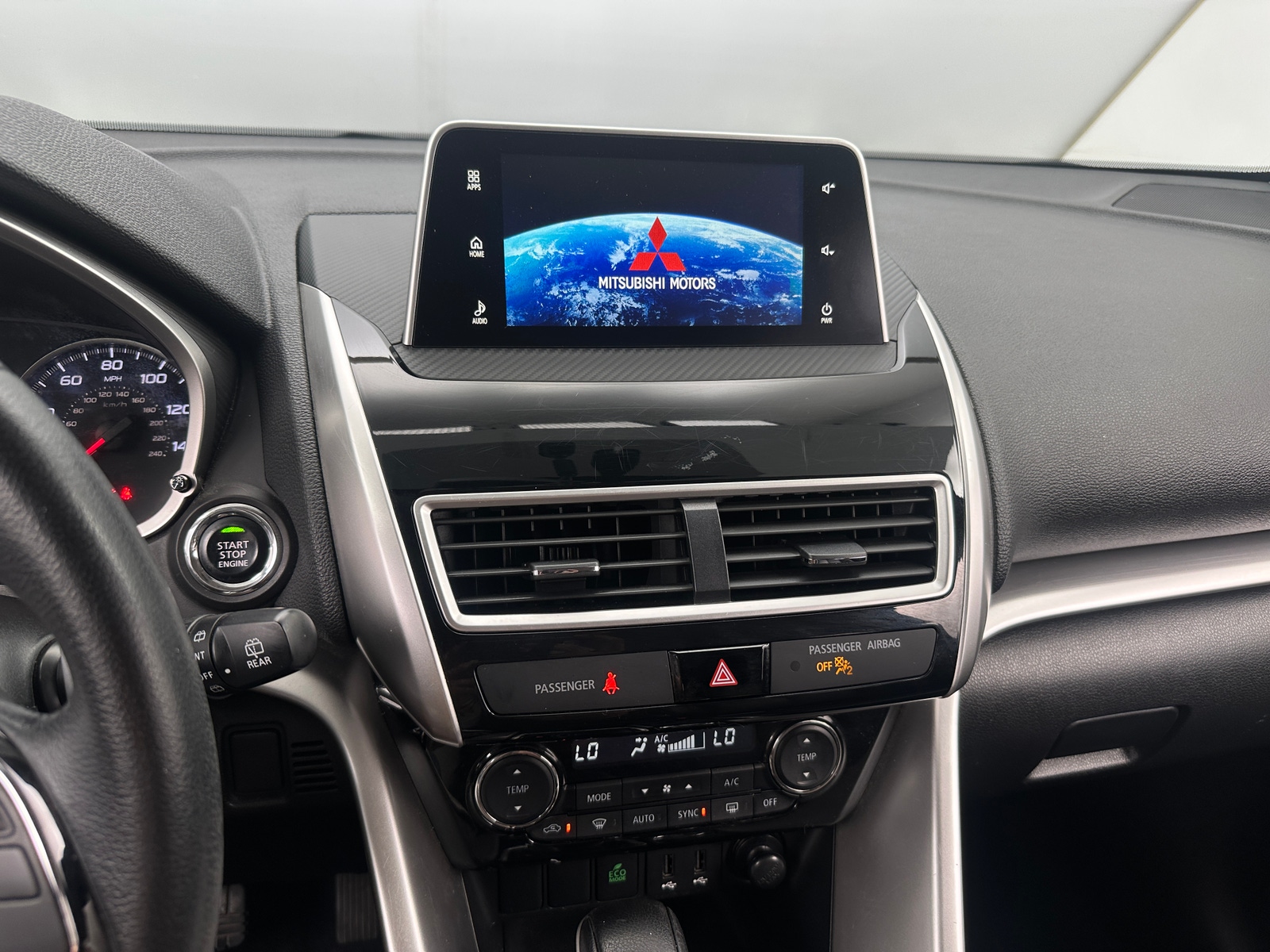 Thumbnail: 2019 Mitsubishi Eclipse Cross - 3