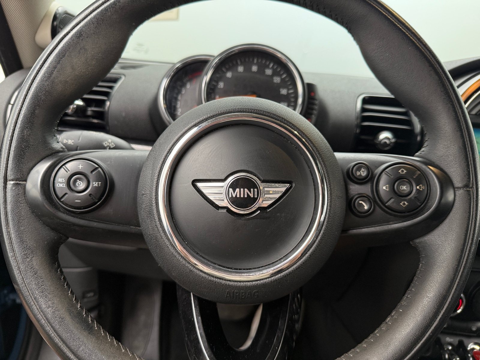 Thumbnail: 2017 MINI Cooper Clubman - 4