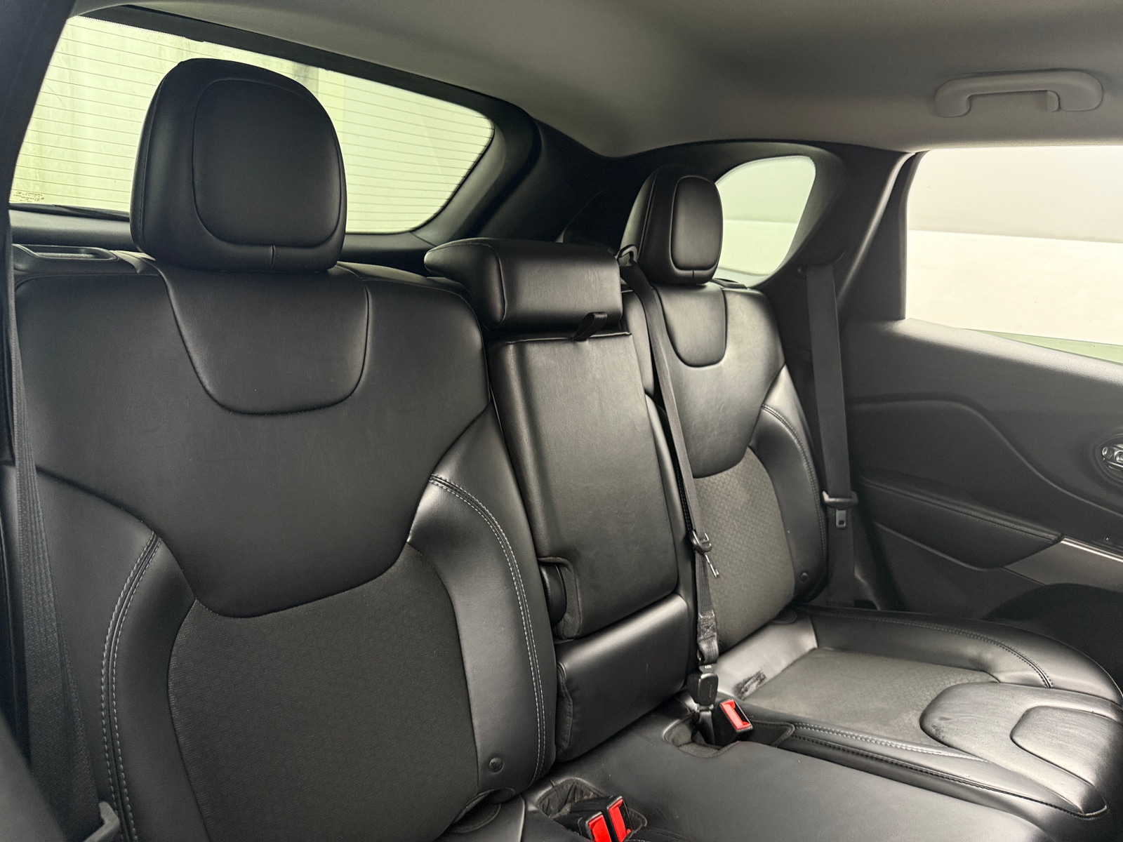 Thumbnail: 2019 Jeep Cherokee - 5