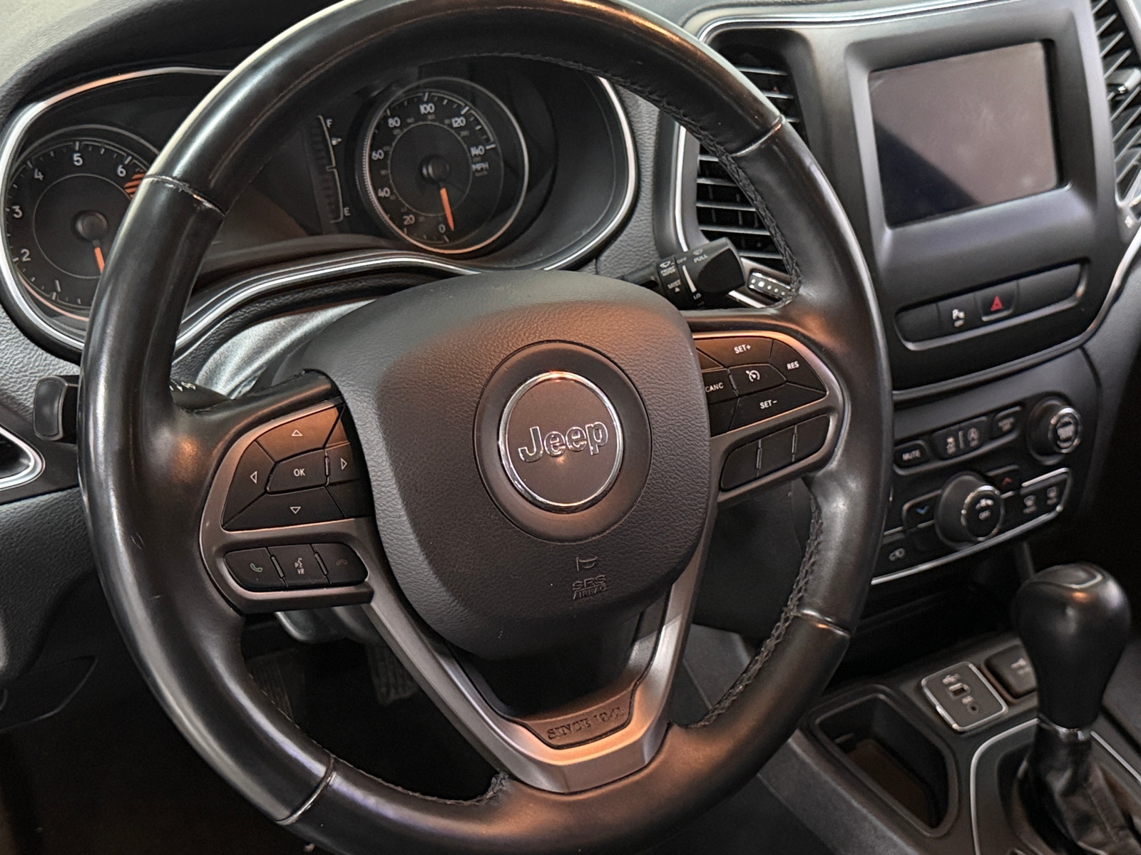 Thumbnail: 2019 Jeep Cherokee - 4