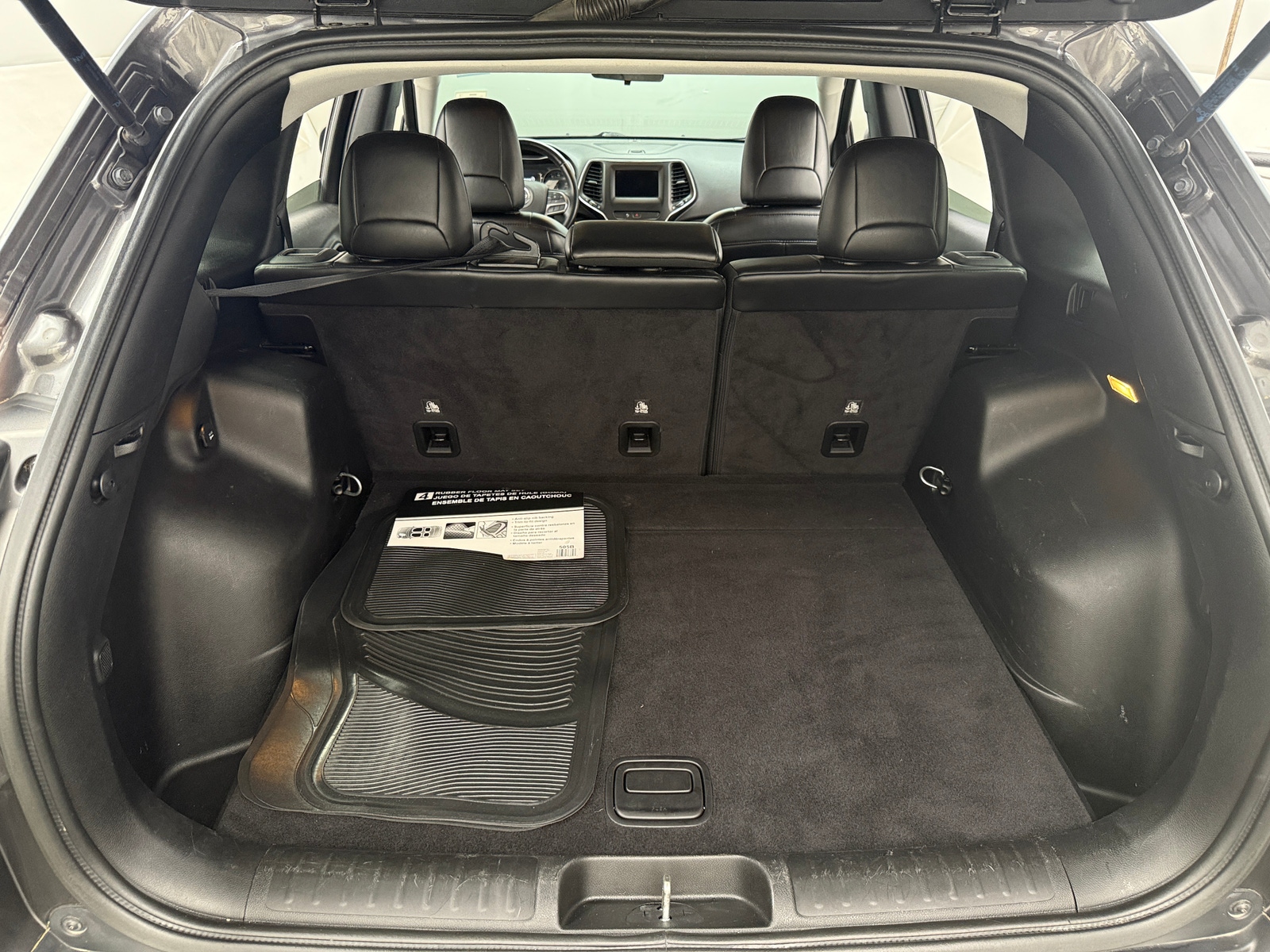 Thumbnail: 2019 Jeep Cherokee - 6