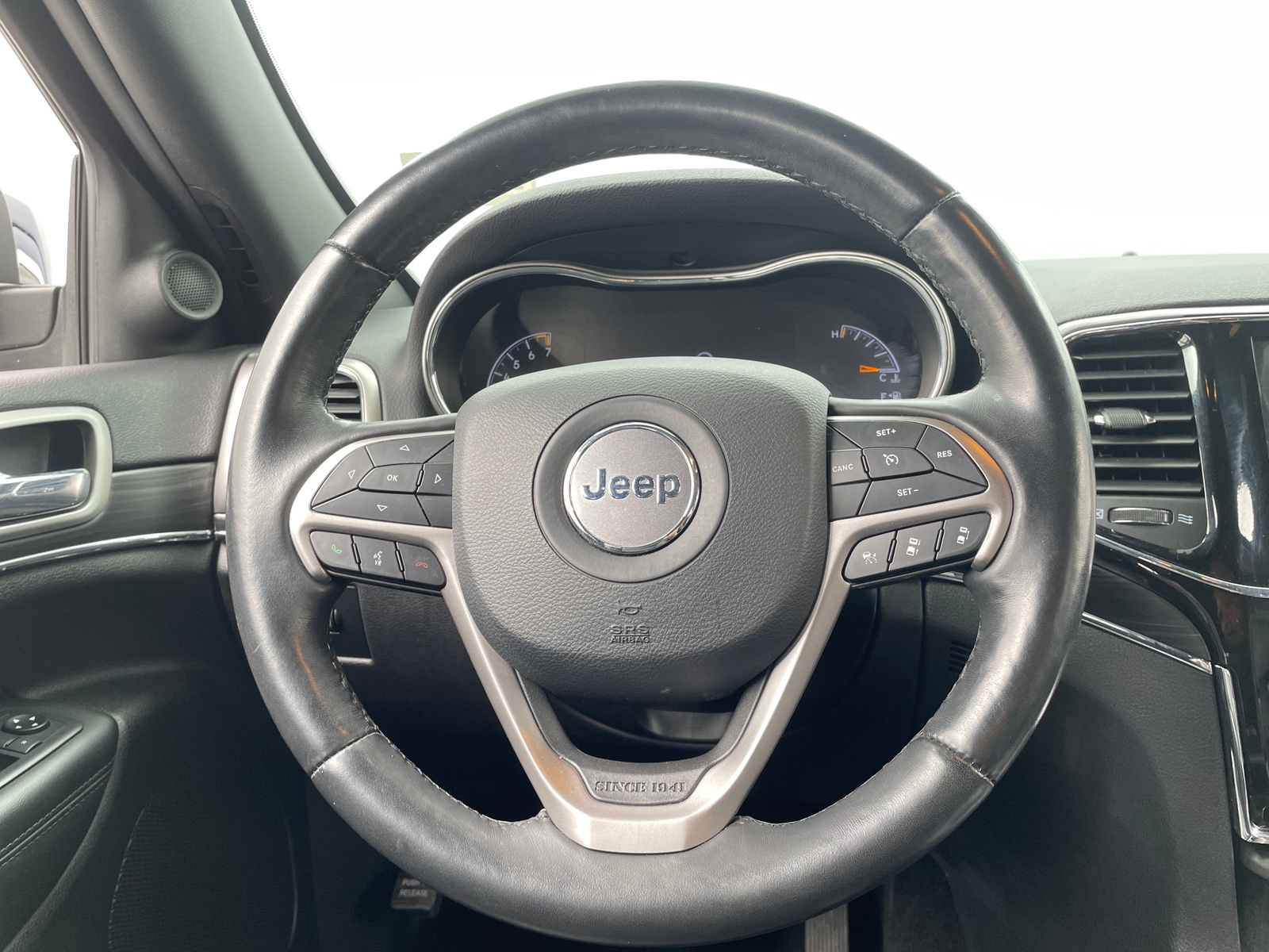 Thumbnail: 2020 Jeep Grand Cherokee - 4