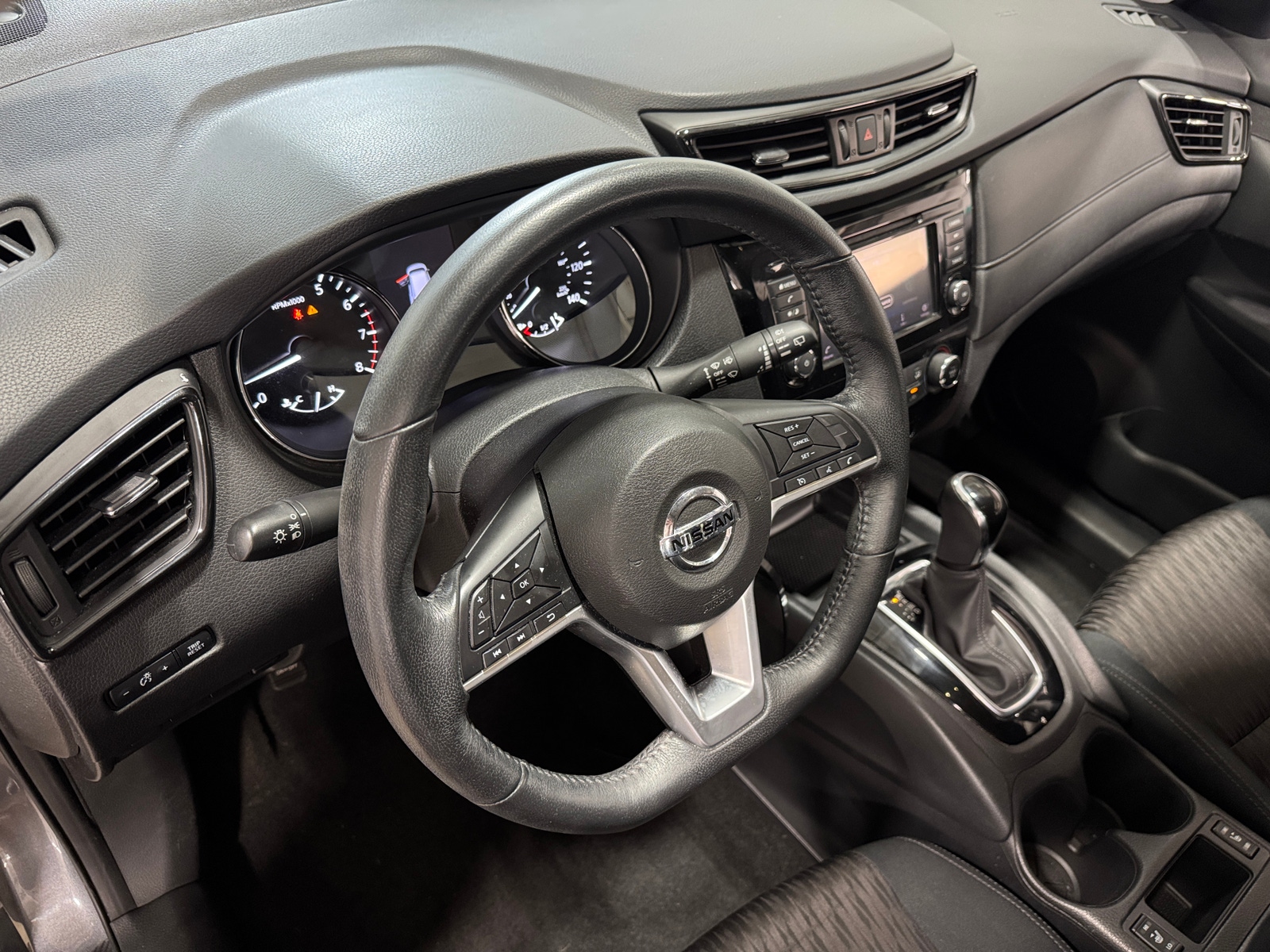 Thumbnail: 2018 Nissan Rogue - 3