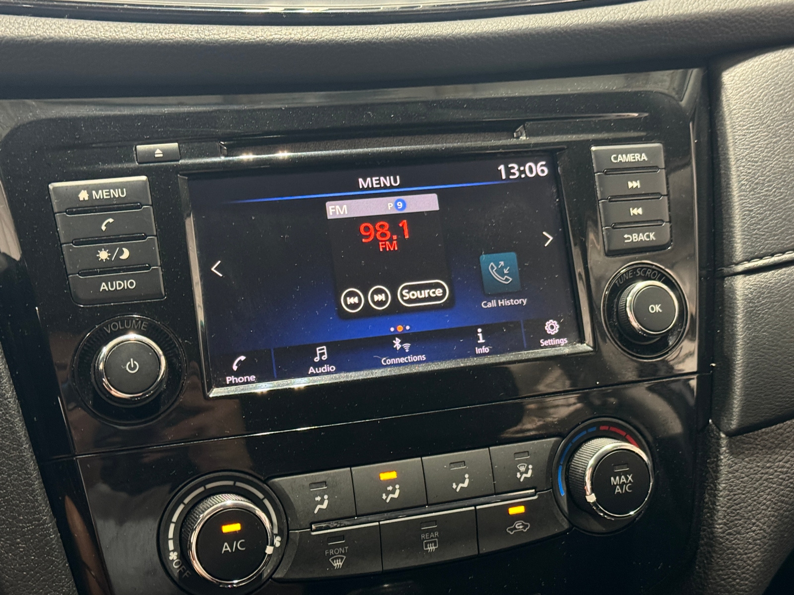 Thumbnail: 2018 Nissan Rogue - 4
