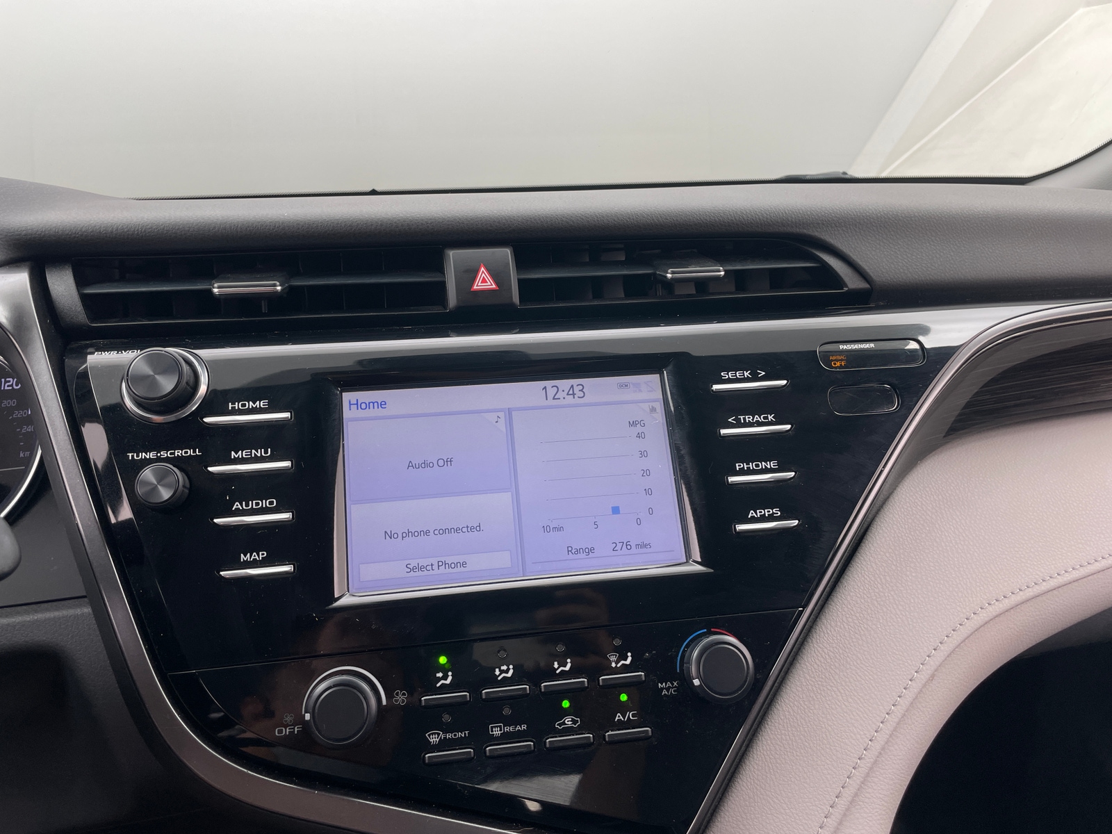 Thumbnail: 2019 Toyota Camry - 4