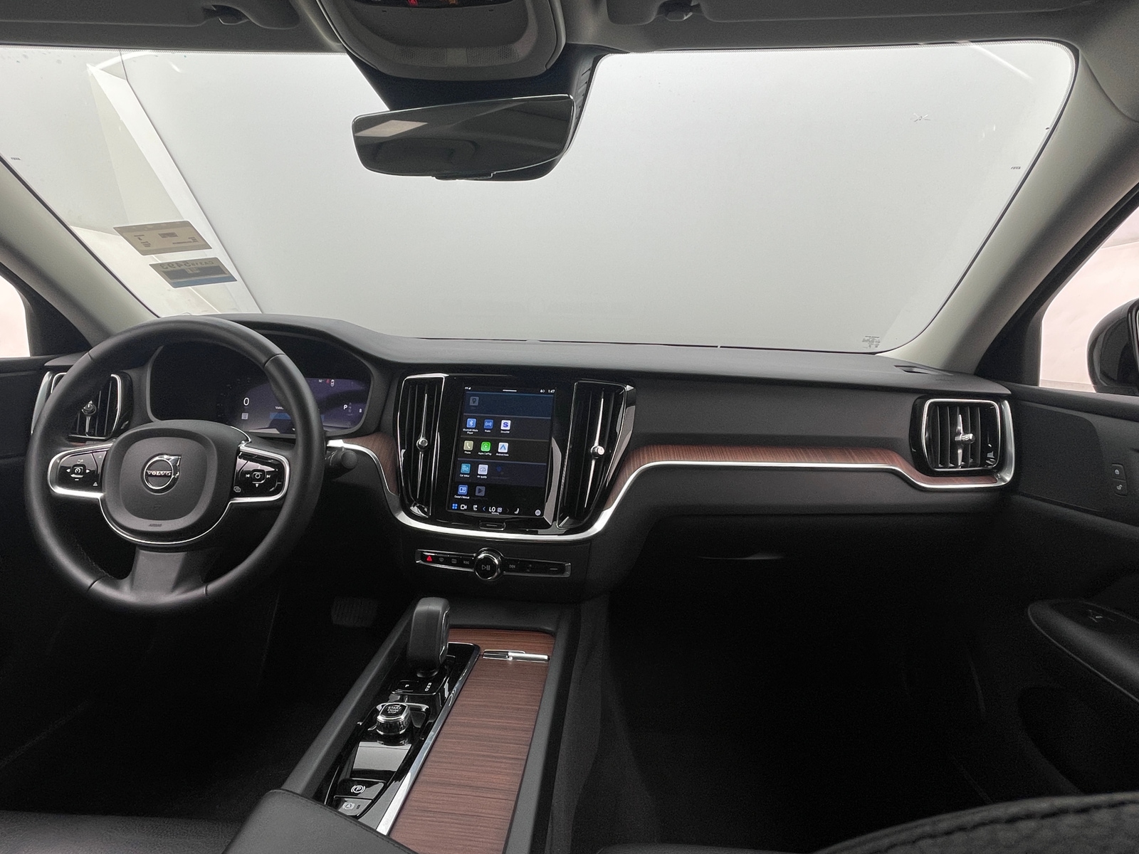 Thumbnail: 2024 Volvo S60 - 2