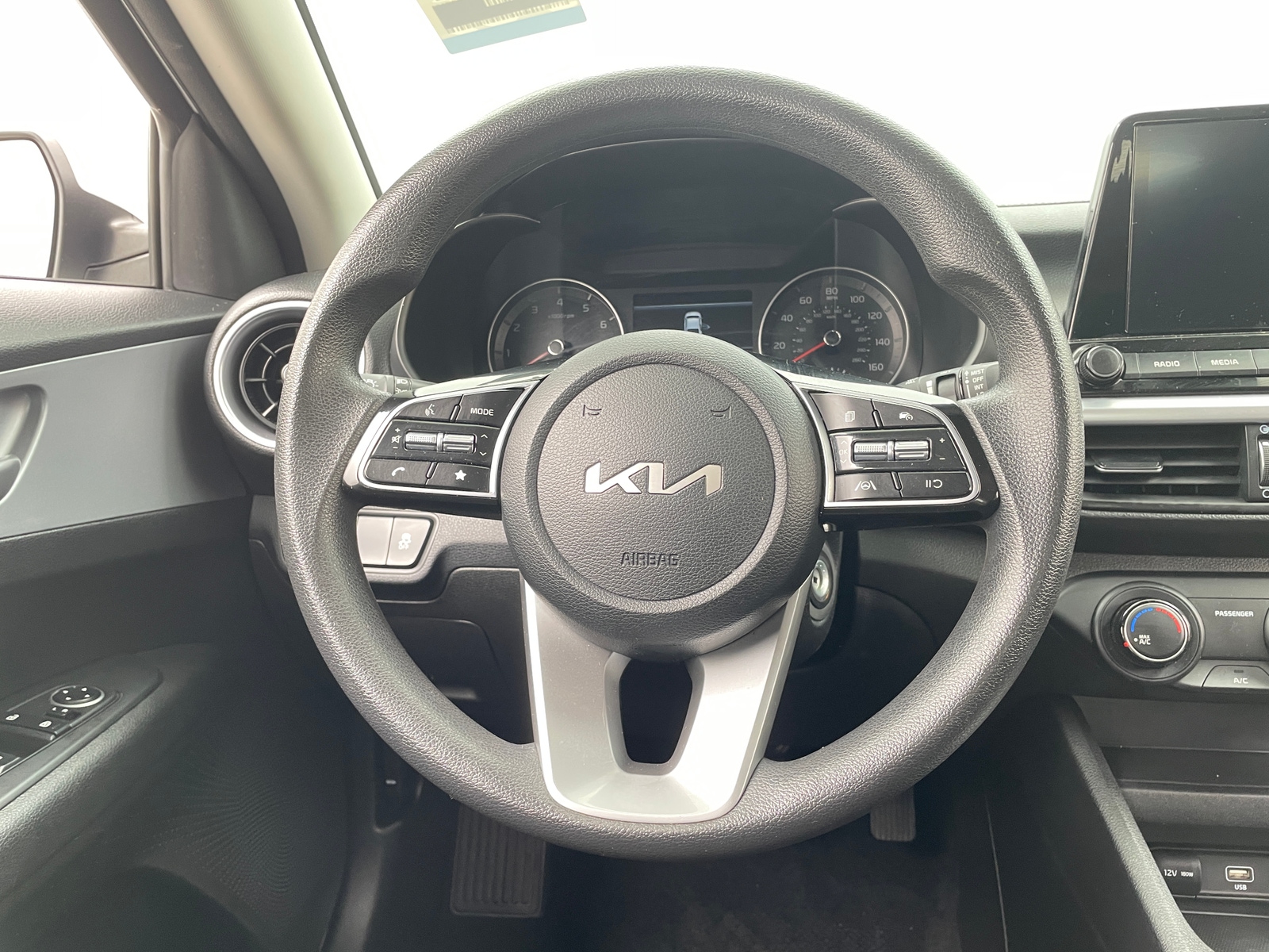 Thumbnail: 2023 Kia Forte - 5