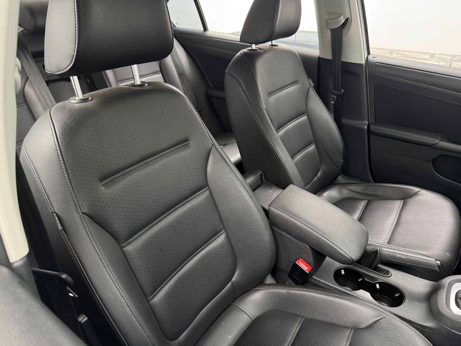 Thumbnail: 2014 Volkswagen Jetta - 2