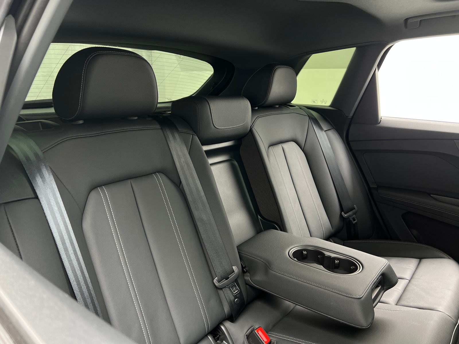 Thumbnail: 2024 Audi Q4 e-tron - 6