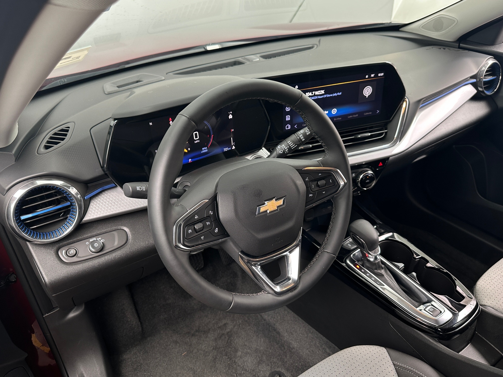Thumbnail: 2025 Chevrolet Trax - 3