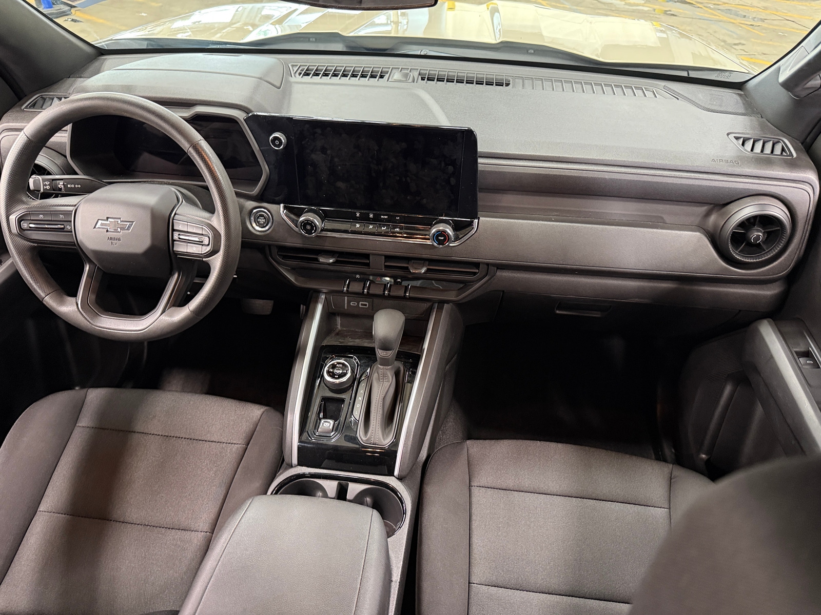 Thumbnail: 2023 Chevrolet Colorado - 3