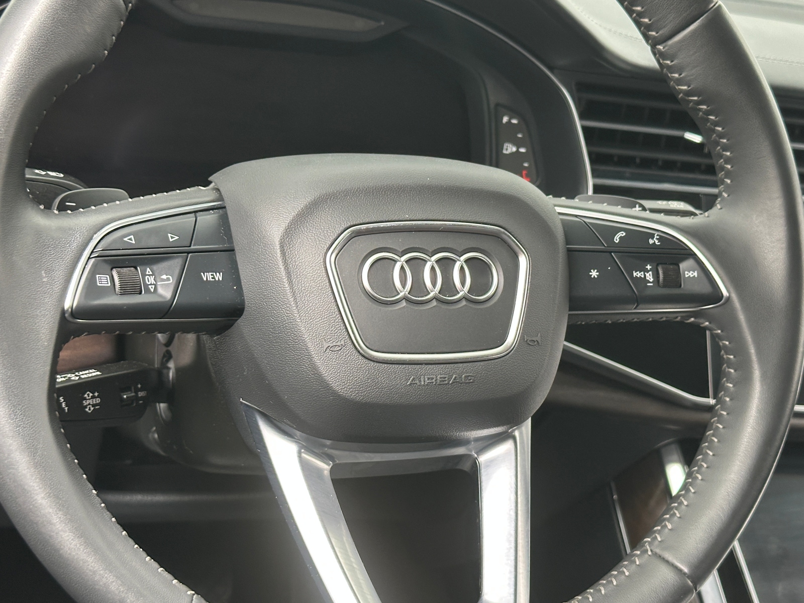 Thumbnail: 2019 Audi Q8 - 4