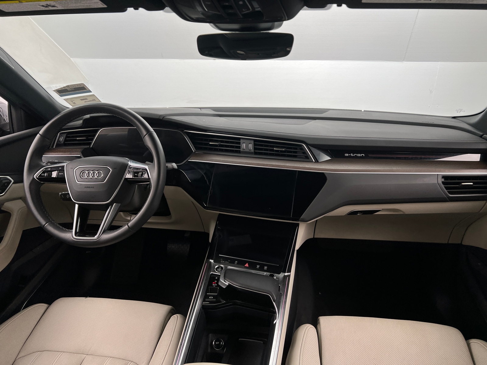 Thumbnail: 2024 Audi Q8 e-tron - 2