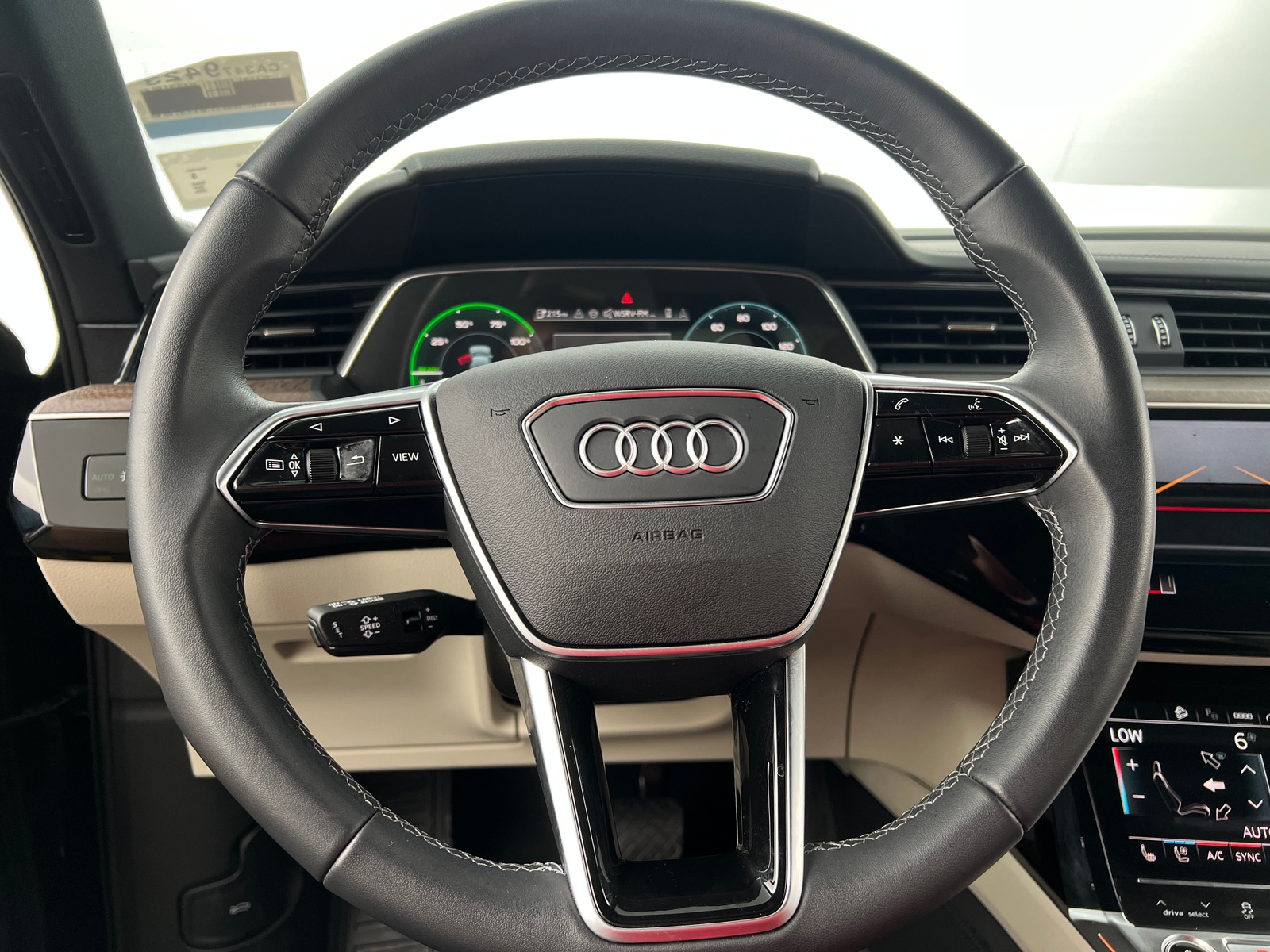 Thumbnail: 2024 Audi Q8 e-tron - 4