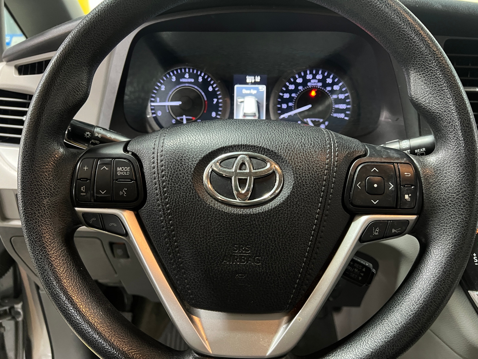 Thumbnail: 2018 Toyota Sienna - 5