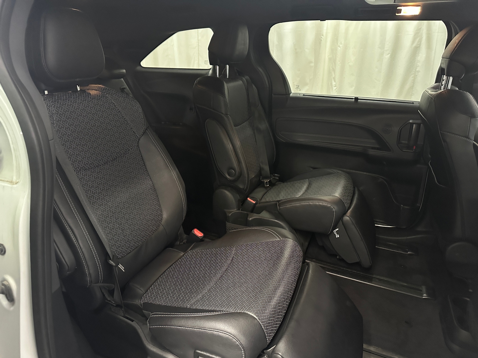 Thumbnail: 2023 Toyota Sienna - 6