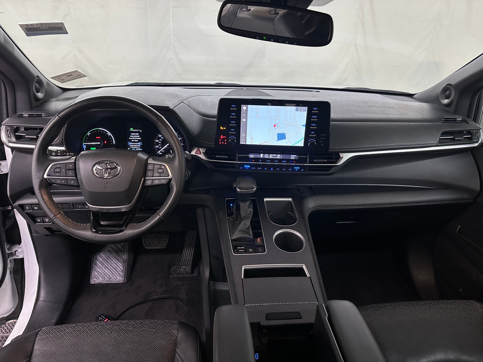 Thumbnail: 2023 Toyota Sienna - 3