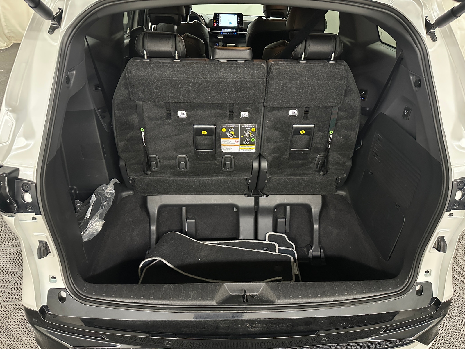 Thumbnail: 2023 Toyota Sienna - 7