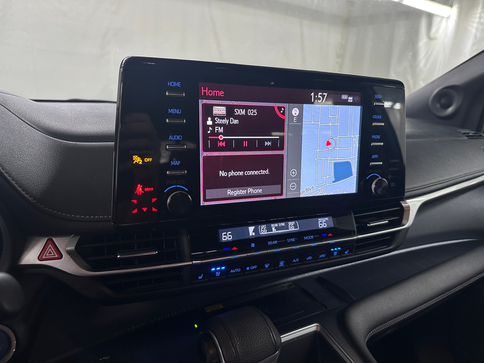 Thumbnail: 2023 Toyota Sienna - 4