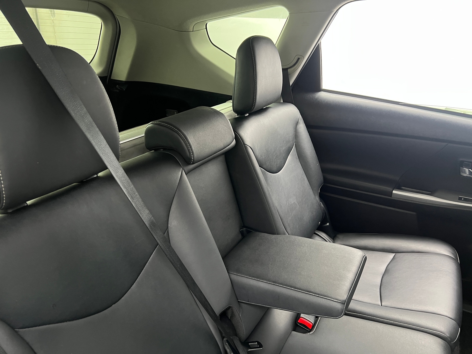 Thumbnail: 2015 Toyota Prius v - 5