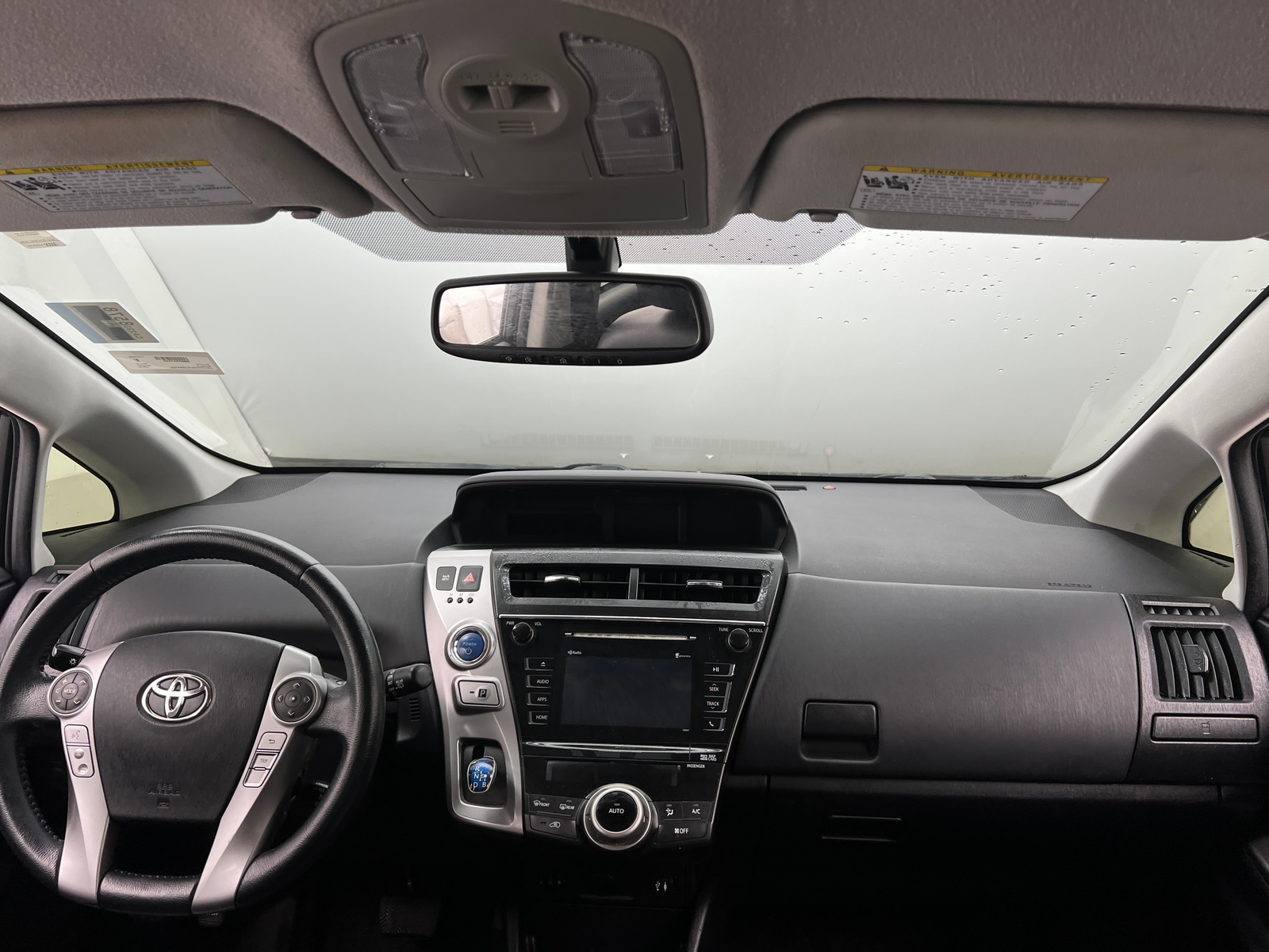 Thumbnail: 2015 Toyota Prius v - 2